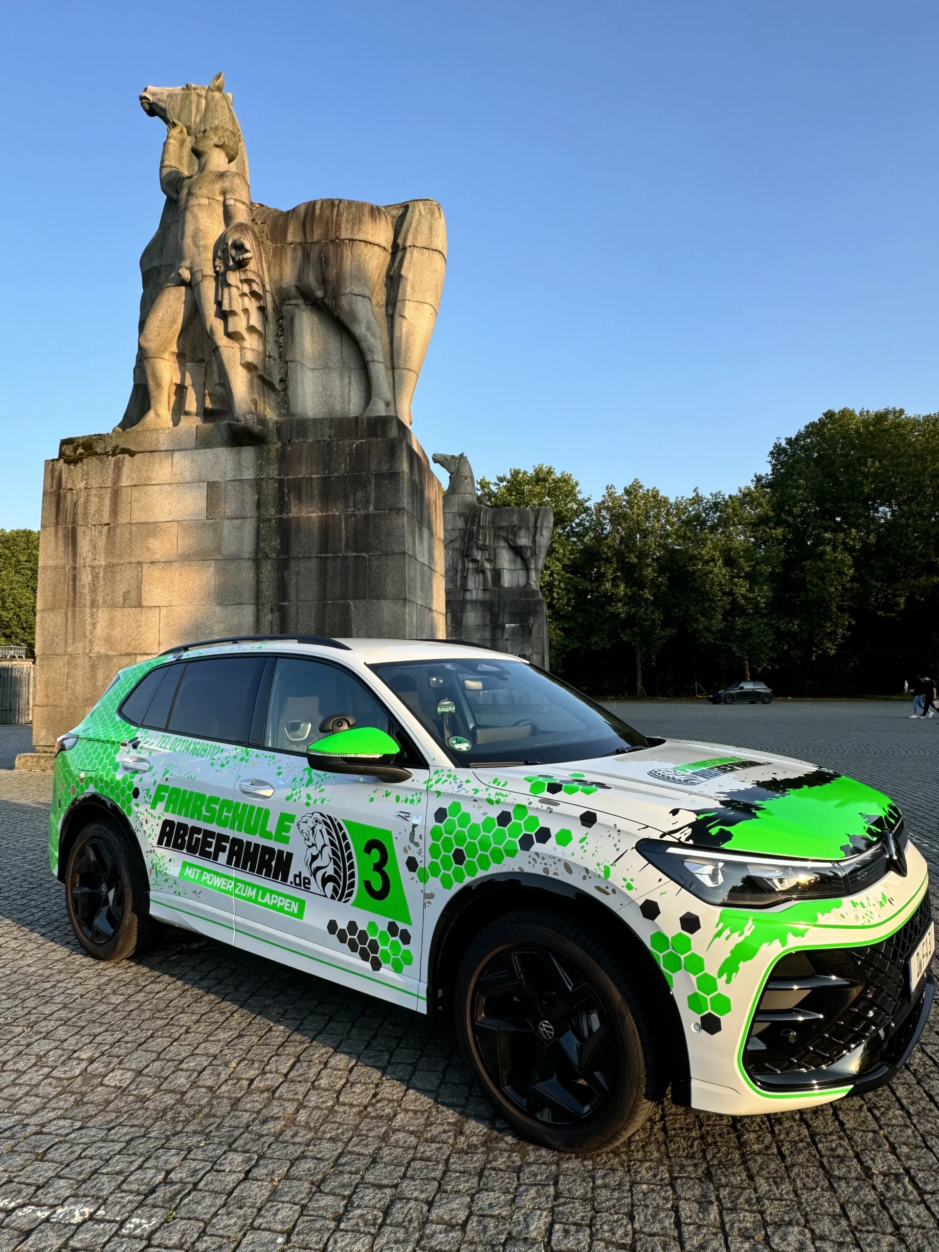 Großes Angebot an Autos